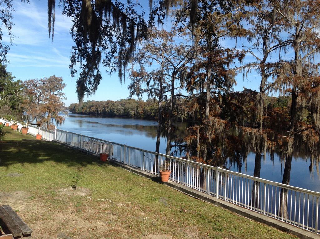 Suwannee Gables Old Town Exterior foto
