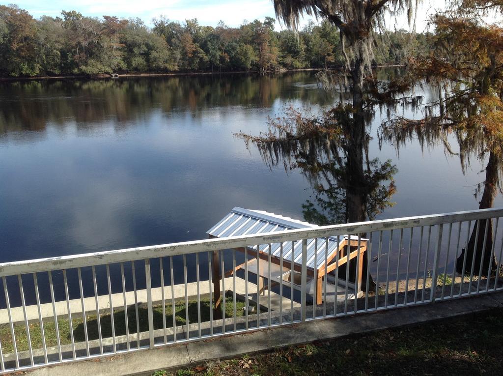 Suwannee Gables Old Town Exterior foto